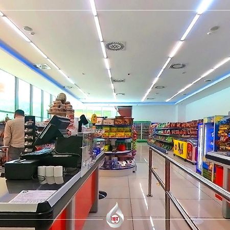 Kukes Nbt Hotel Reps מראה חיצוני תמונה