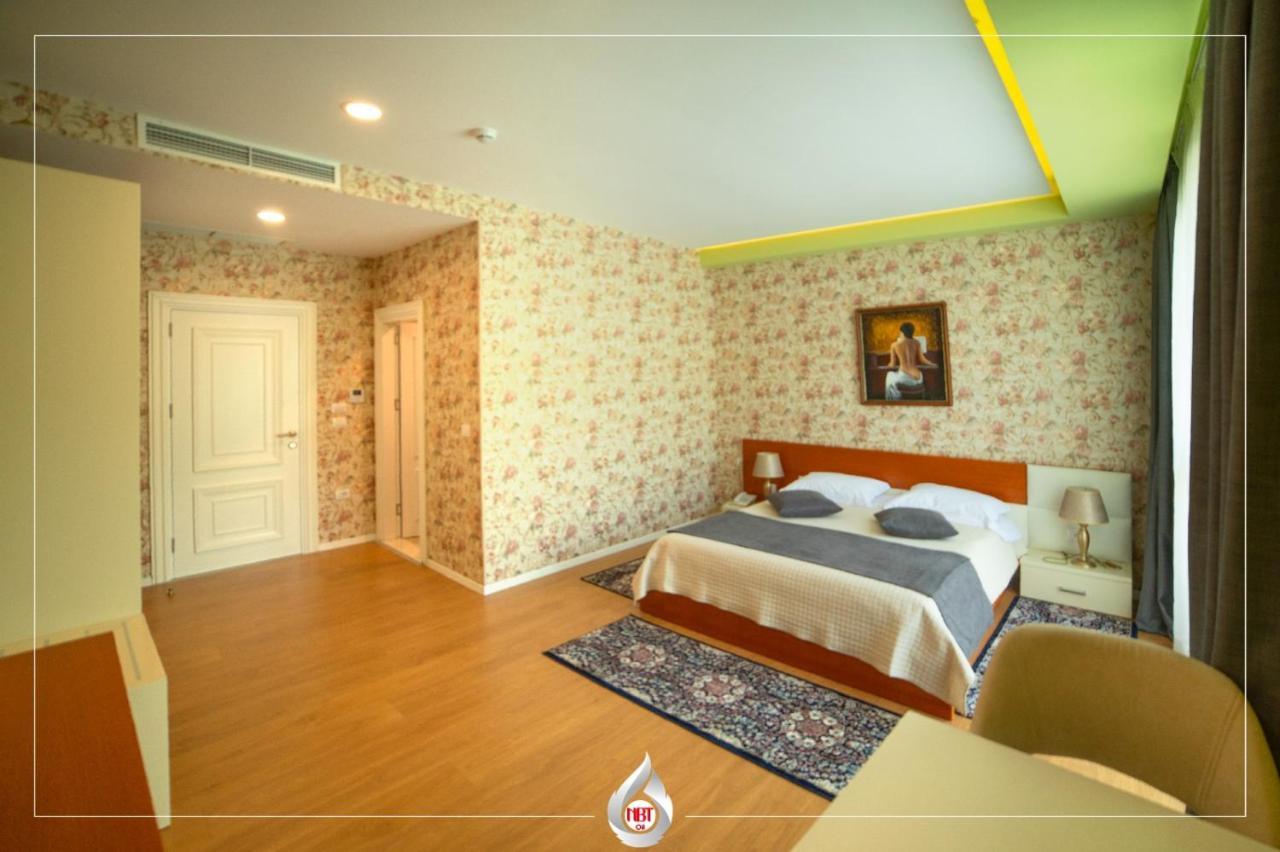 Kukes Nbt Hotel Reps מראה חיצוני תמונה