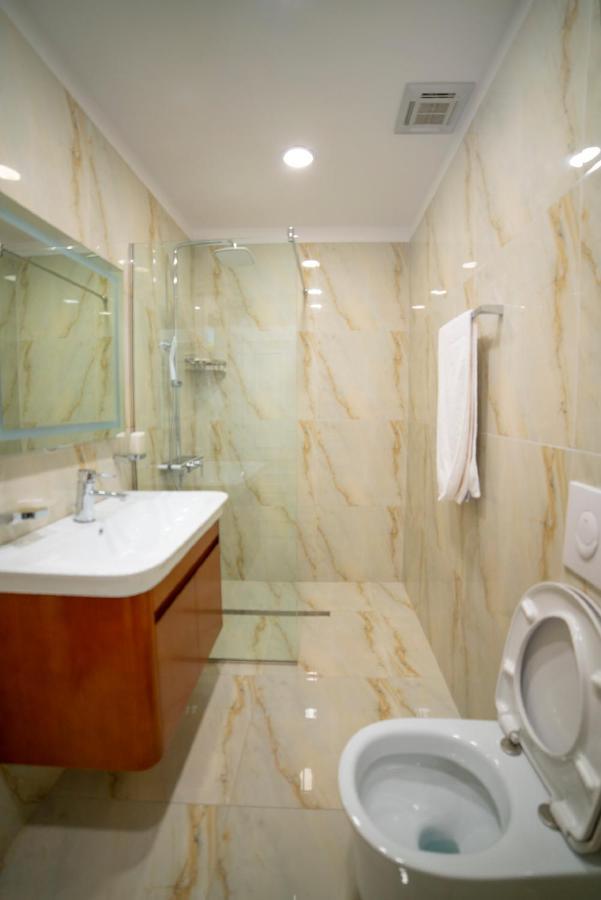 Kukes Nbt Hotel Reps מראה חיצוני תמונה